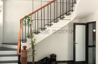 Cầu thang sắt giá rẻ