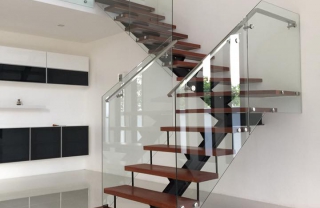 Cầu thang kính xương cá thép đơn