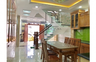 Cầu thang kính tay vịn gỗ MD0026