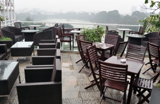 Lan can kính quán cafe đẹp MD16