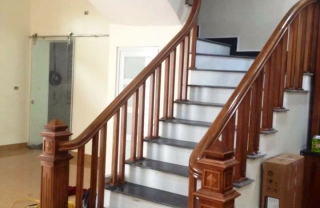 Cầu thang gỗ Vinhome GVH1