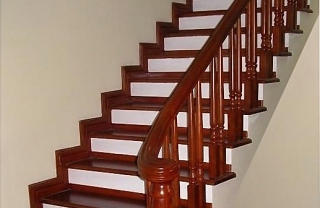 Tay vịn cầu thang gỗ sồi con tiện kép