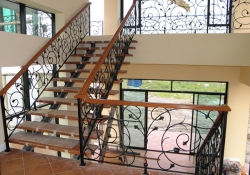 Các loại cầu thang sắt đẹp và tiện lợi số 1 tại Việt Nam