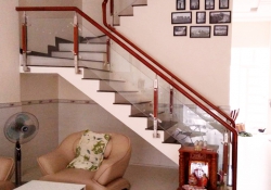 Top 3 mẫu cầu thang kính đẹp thích hợp cho mọi ngôi nhà hiện đại