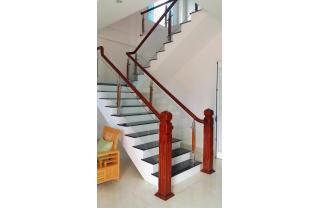 Cầu thang inox kính MD18