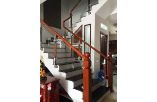 Cầu thang inox kính MD19