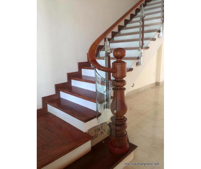 Cầu thang kính uốn cong CKC1