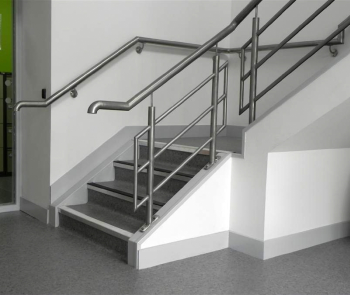 Cầu thang inox thanh tròn