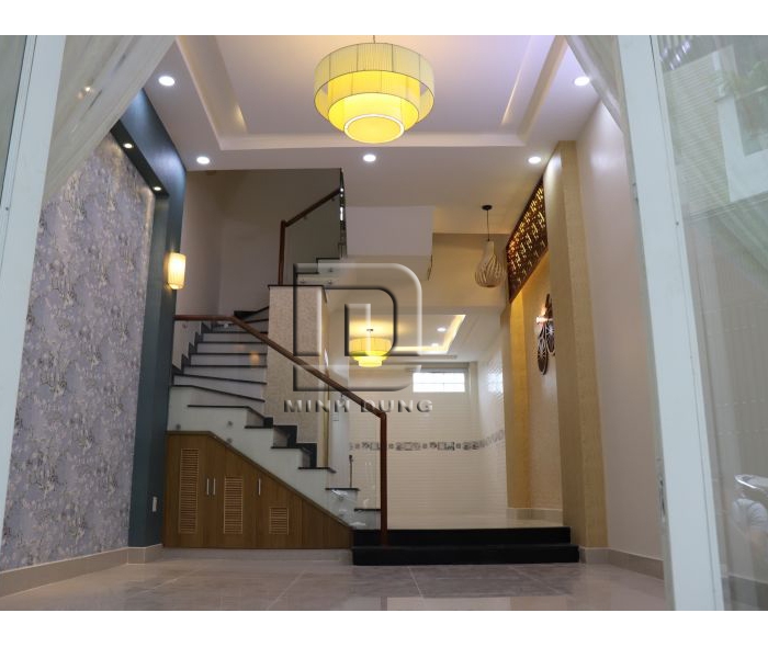 Cầu thang kính tay vịn gỗ MD0031