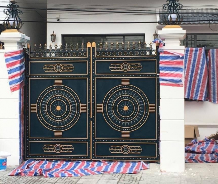 Cổng cửa sắt biệt thự MDCBT11