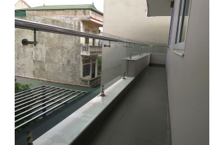 Lan can kính biệt thự đẹp MD 11