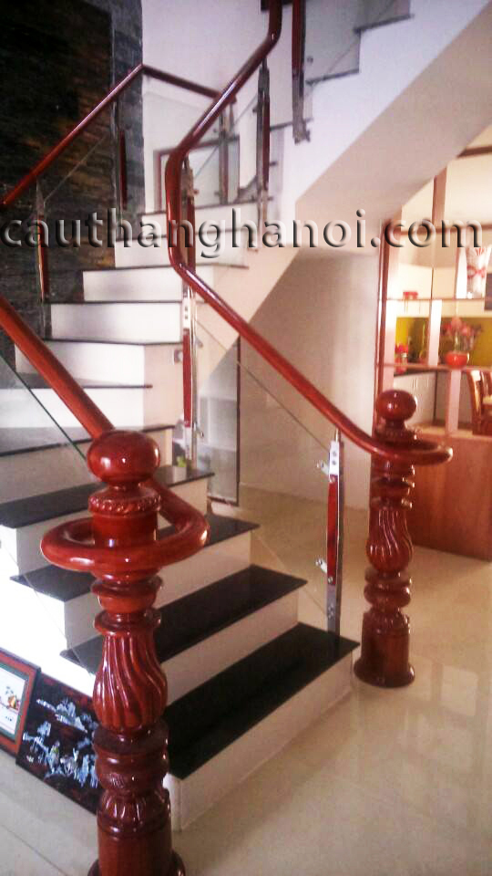 Lan can cầu thang kính cường lực – Điểm nhấn ấn tượng